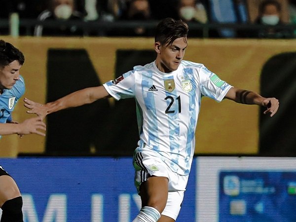 Paulo Dybala tak alami cedera saat memperkuat Argentina.