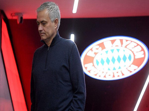 Eks Presiden Bayern Muenchen yaitu Karl-Heinz Rummenigge, mengungkapkan jika Jose Mourinho sempat tertarik untuk menangani Die Roten beberapa tahun silam / via AFP