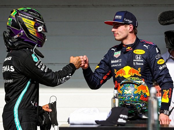 Max Verstappen sadar kalah cepat dari Lewis Hamilton di Interlagos.