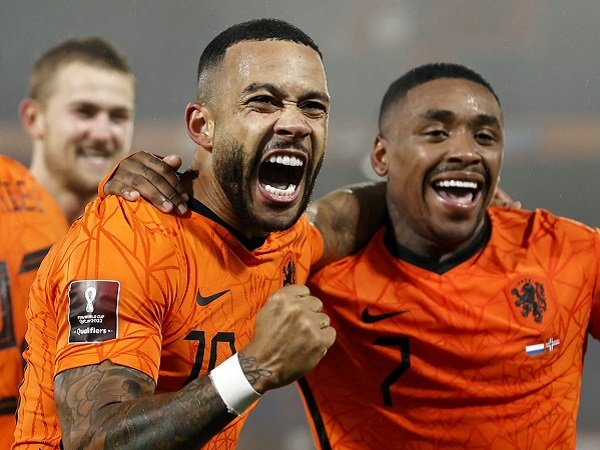 Belanda lolos otomatis ke Piala Dunia 2022.