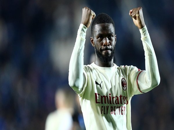 Gareth Southgate masih membuka pintu bagi Fikayo Tomori dan Tammy Abraham untuk memperkuat Timnas Inggris di Piala Dunia Qatar tahun depan / via Getty Images