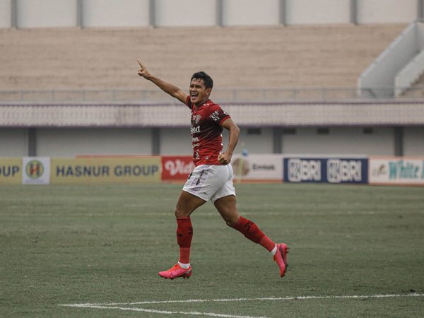 Gelandang Bali United, Rizky Pellu