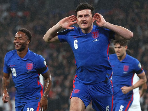 Bek Manchester United, Harry Maguire.