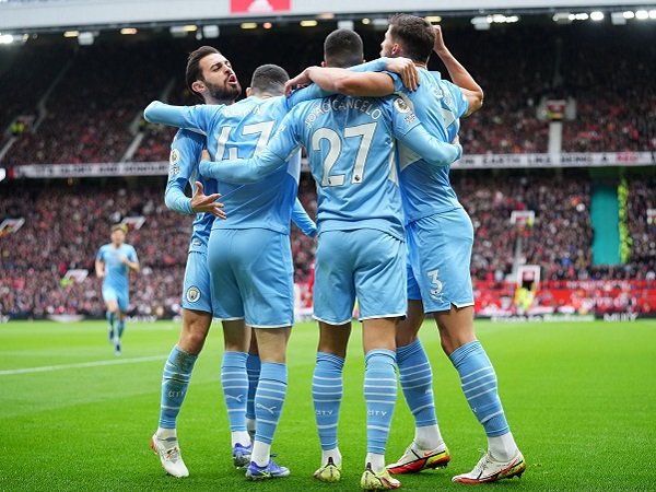 Manchester City hadapi Everton dalam laga lanjutan Premier League.