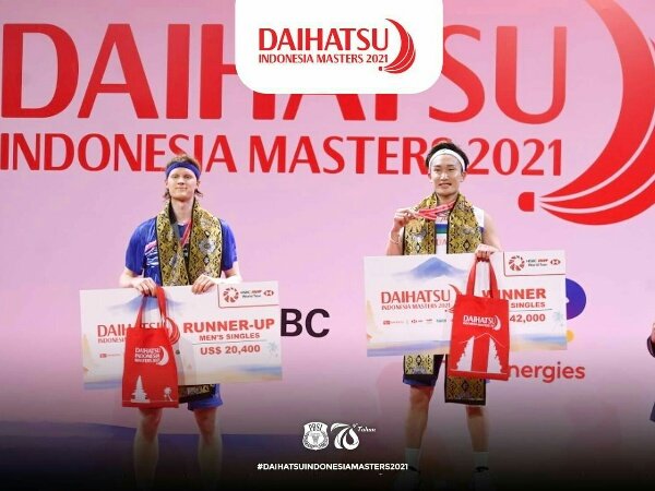 Kalahkan Antonsen, Kento Momota Juara Indonesia Masters 2021