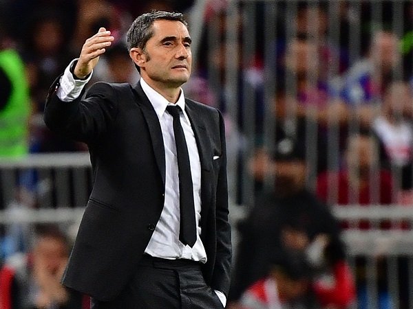 Manchester United pertimbangkan tunjuk Ernesto Valverde.