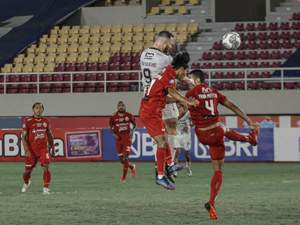 Laga Persija Jakarta kontra Bali United di Stadion Manahan, Solo