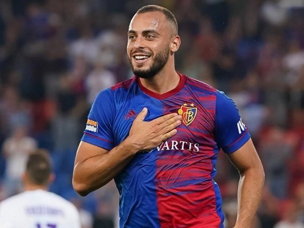 Arthur Cabral diharapkan bisa jadi solusi paceklik gol Barcelona.