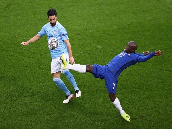 Ilkay Gundogan tak sungkan untuk mengakui jika N'Golo Kante merupakan lawan terberat yang pernah dihadapinya sebagai pemain sepakbola / via Getty Images