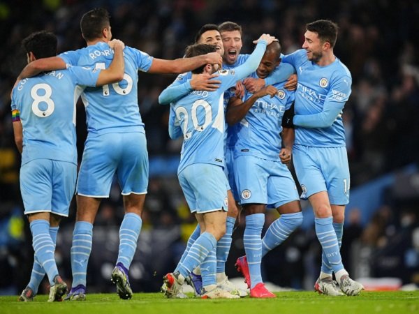 Manchester City incar kemenangan lagi saat hadapi Aston Villa.