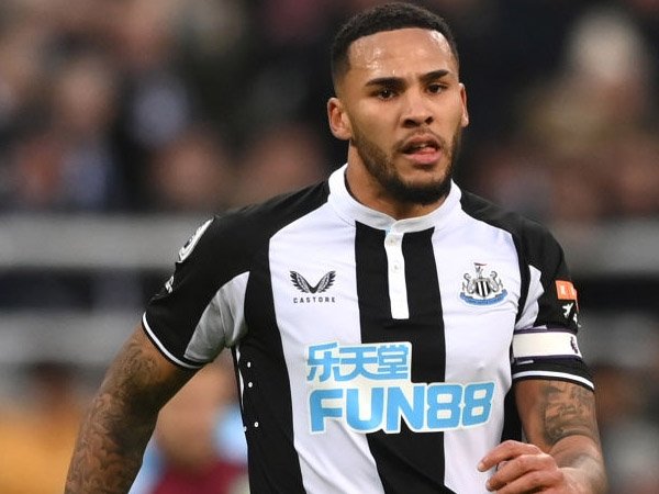 Newcastle Raih Kemenangan Perdana, Ini Komentar Jamaal Lascelles