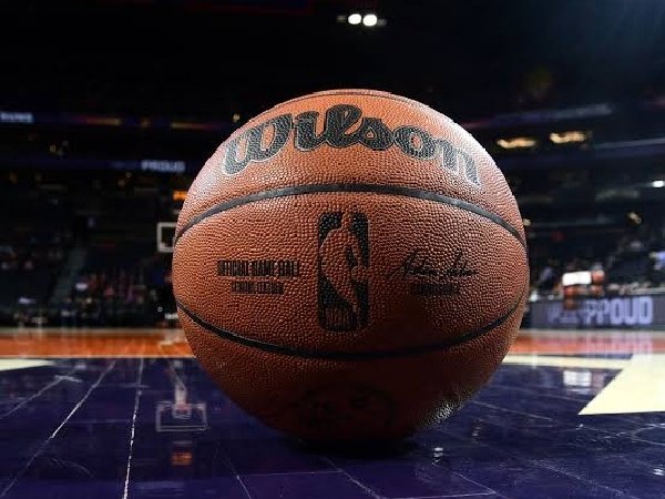 NBA mulai keteteran karena para pemainnya yang terpapar COVID-19.