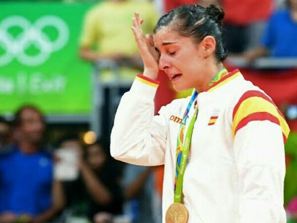 Tak Pulih Tepat Waktu, Carolina Marin Mundur Dari Kejuaraan Dunia 2021