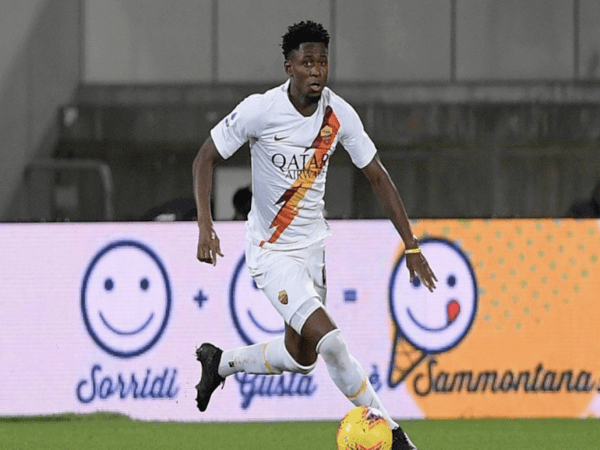 AS Roma dilaporkan ingin menyertakan opsi pembelian pada klausul peminjaman Amadou Diawara bersama Valencia / via Getty Images