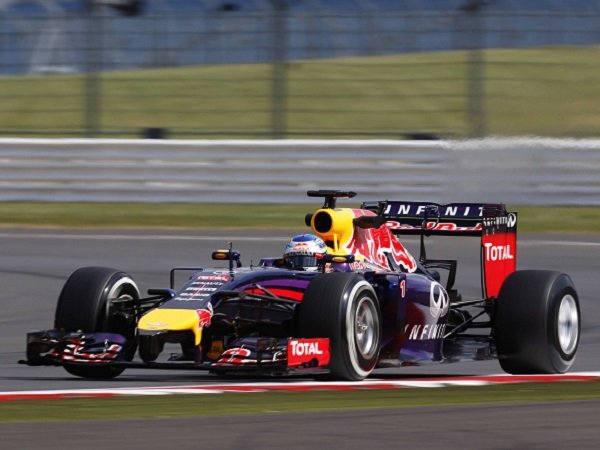 Renault, Red Bull, Sebastian Vettel