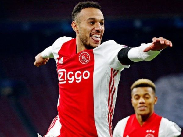 Setelah Niklas Sule, Dortmund dikabarkan tertarik rekrut Noussair Mazraoui dari Ajax