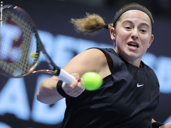 Jelena Ostapenko tak buang banyak waktu demi maju ke perempatfinal di St. Petersburg