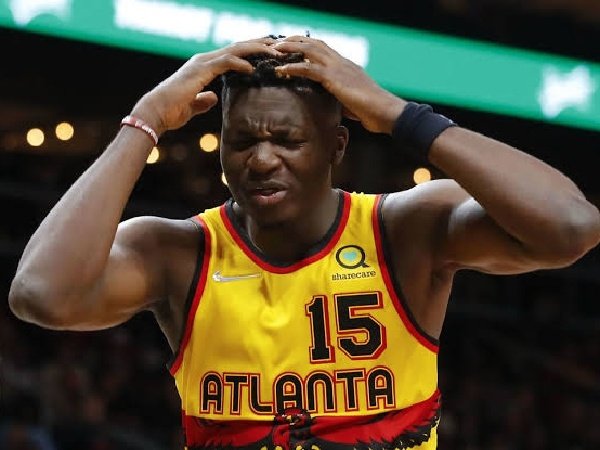 Clint Capela keluhkan pertahanakan Hawks yang longgar.