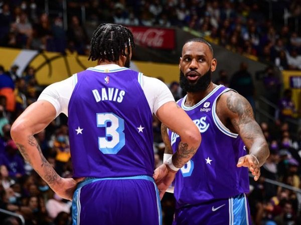 Anthony Davis Cedera, Begini Respons LeBron James | Liga Olahraga