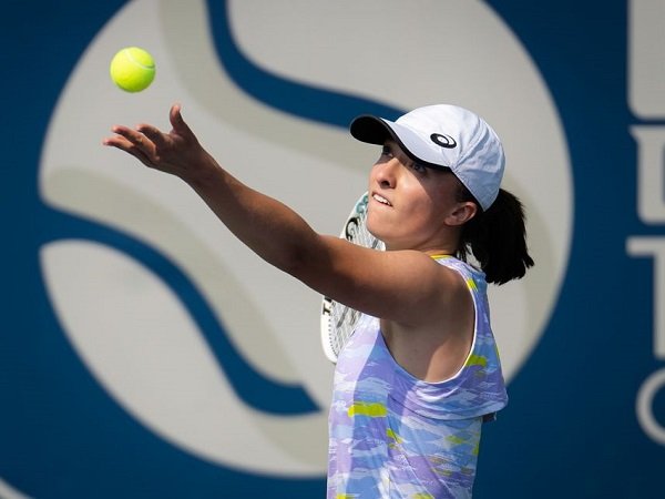 Iga Swiatek lumpuhkan Viktorija Golubic di babak kedua Qatar Open 2022