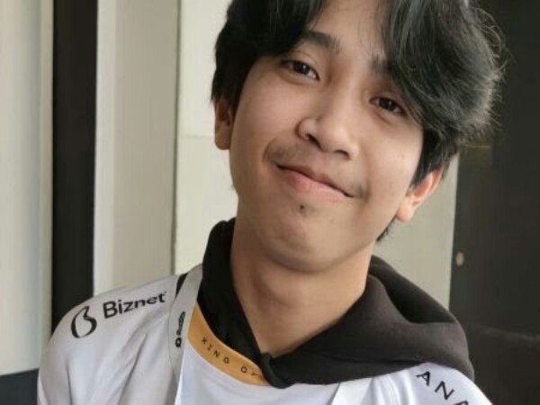 Melawan ONIC Esports di Week 2 MPL ID S9, Clay Siaga Dengan Satu Pemain tersebut adalah Sanz