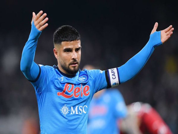 Lorenzo Insigne sangat kecewa dengan performa Napoli yang keok 0-1 dari AC Milan di kancah Serie A dini hari tadi (7/3) / via Getty Images