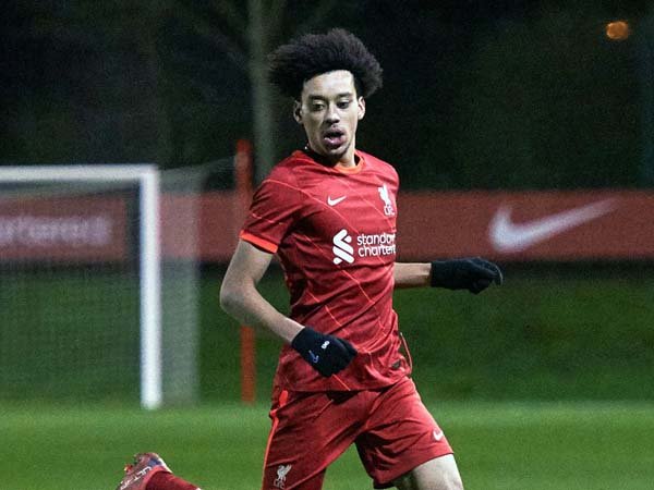 Liverpool Beri Kontrak Profesional kepada Calum Scanlon