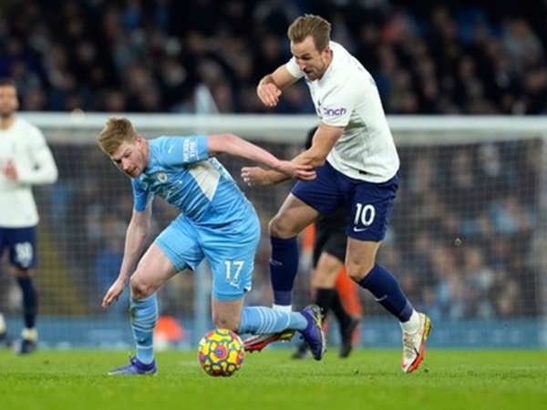 Berbatov bandingkan Kane dan De Bruyne