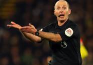 Mike Dean Putuskan Pensiun di Akhir Musim 2021/22