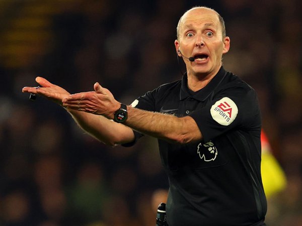 Wasit Premier League, Mike Dean.