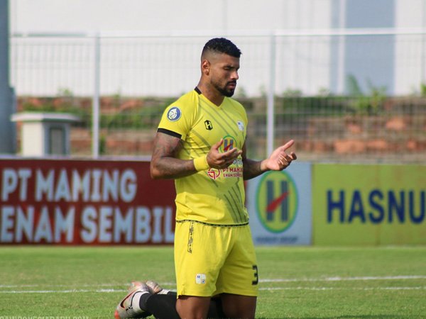 Pemain bertahan Barito Putera, Renan Alves