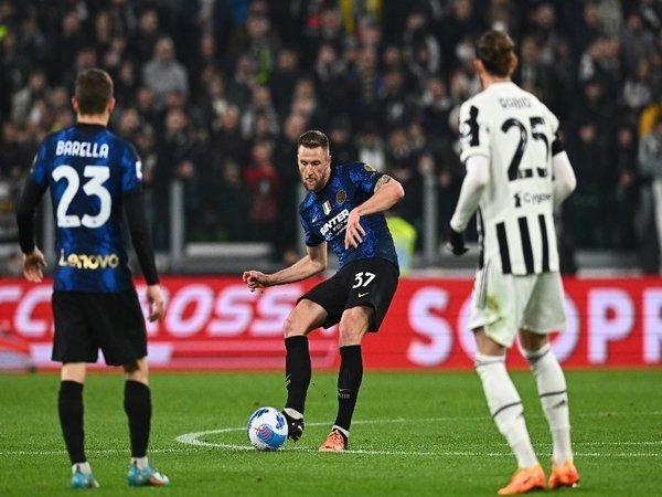 Inter Milan Diklaim Telah Singkirkan Juve Dari Perburuan Gelar Scudetto ...