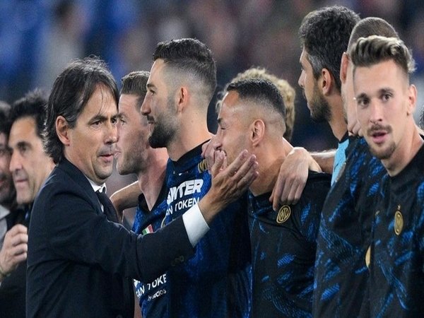 Eks gelandang Inter Milan yaitu Borja Valero, menilai bahwa Nerazzurri gagal meraih Scudetto akibat kesalahan mereka sendiri / via Getty Images