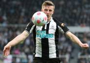 Newcastle Resmi Permanenkan Matt Targett dari Aston Villa