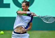 Daniil Medvedev Masih Terlalu Tangguh Bagi Ilya Ivashka Di Halle