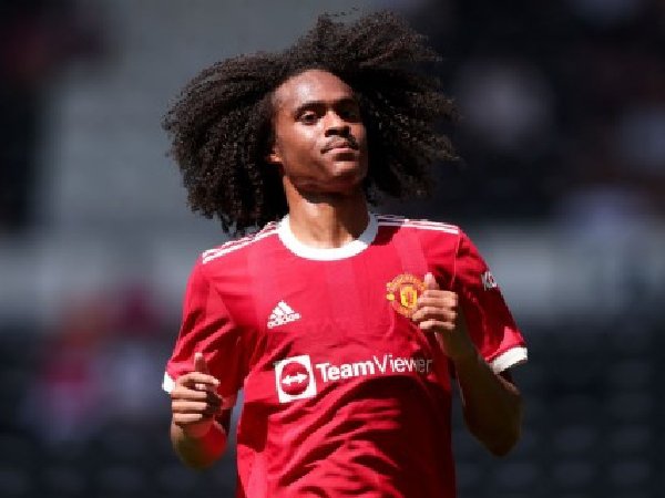 Ada Kemungkinan Man United Akan Jual Tahith Chong Ke Feyenoord