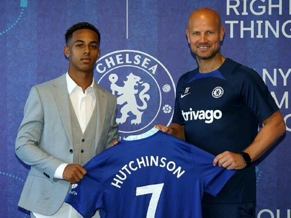 Chelsea Umumkan Perekrutan Bintang Muda Arsenal, Omari Hutchinson ...