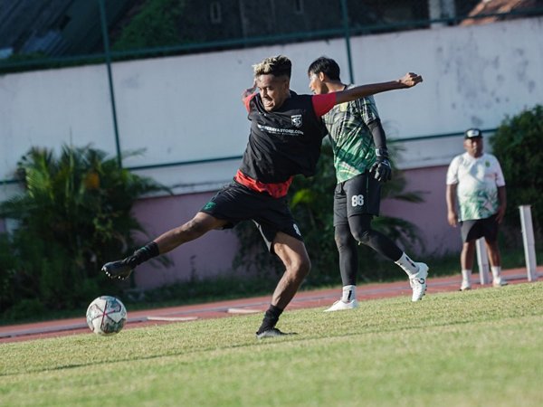 Kapten Persebaya Surabaya, Alwi Slamat siap comeback di Derby Suramadu