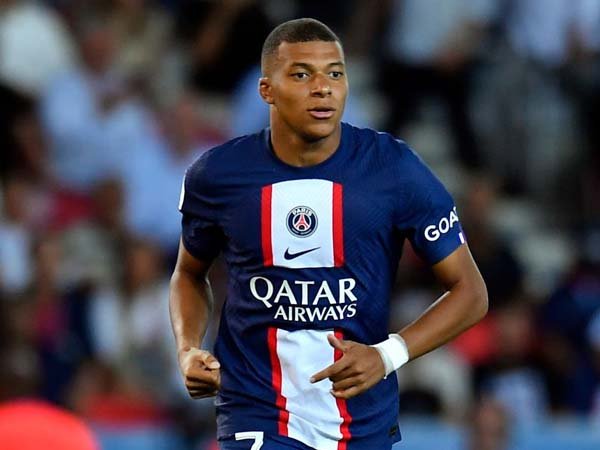 Mbappe Bersitegang dengan Neymar, Sang Ibu Beri Komentar