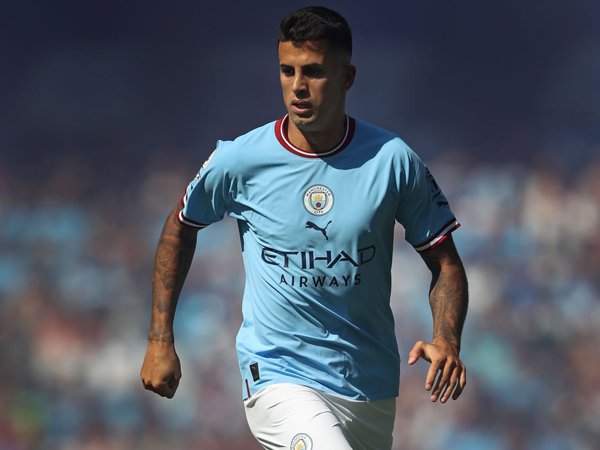 Bek kiri Manchester City, Joao Cancelo.