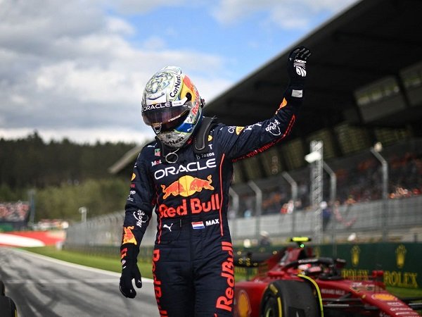 Max Verstappen tidak setuju dengan sebutan arogan yang melekat pada dirinya.