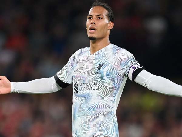 Richards Terkejut Melihat Buruknya Penampilan Virgil van Dijk