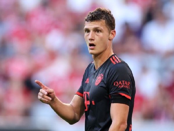 Bayern Munich tolak proposal Man United untuk Benjamin Pavard