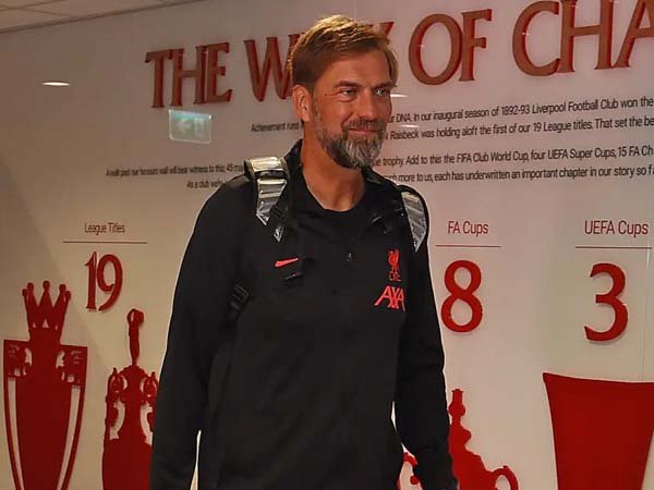 Klopp Akui Buat Kesalahan dengan Lini Tengah Liverpool