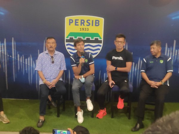 Luis Milla tidak sesumbar pasang target juara di musim debut