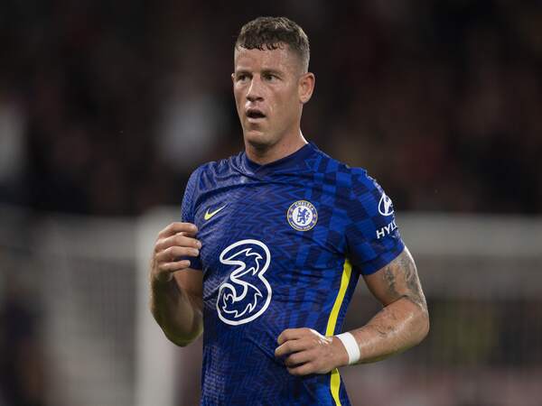 Chelsea dilaporkan tengah mempertimbangkan untuk memutus kontrak Ross Barkley lebih awal musim panas ini / via Getty Images