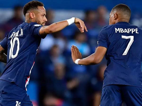 Mbappe Beri Neymar Kesempatan Penalti, Pelatih PSG Terkesan