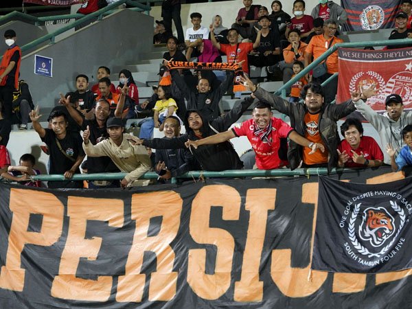 The Jakmania saat mendukung Persija Jakarta di Banjarmasin