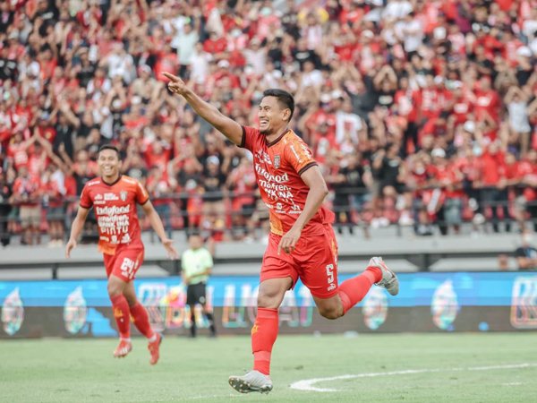 Pemain bertahan Bali United, Haudi Abdillah merayakan gol ke gawang Dewa United FC