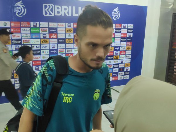 Cascallana immediately fell in love with the enthusiasm of Persib fans